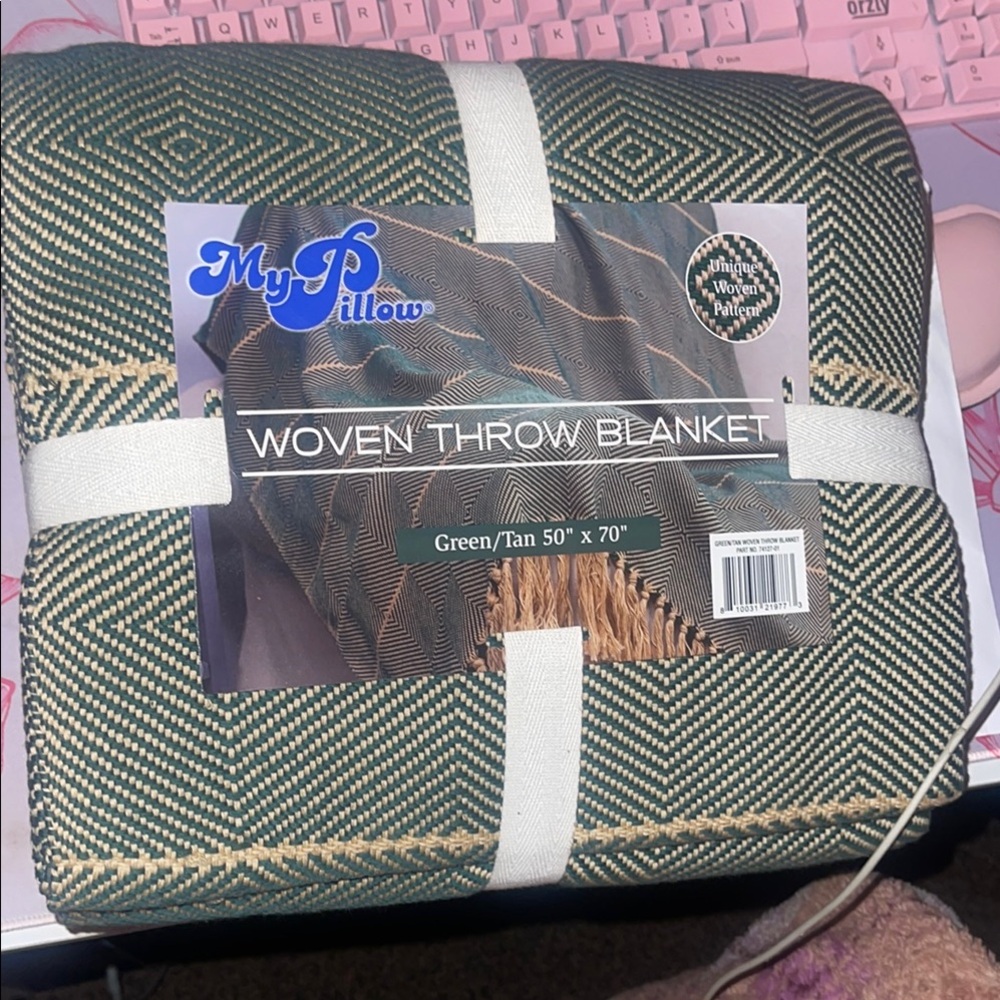 Green and Tan Woven Throw Blanket